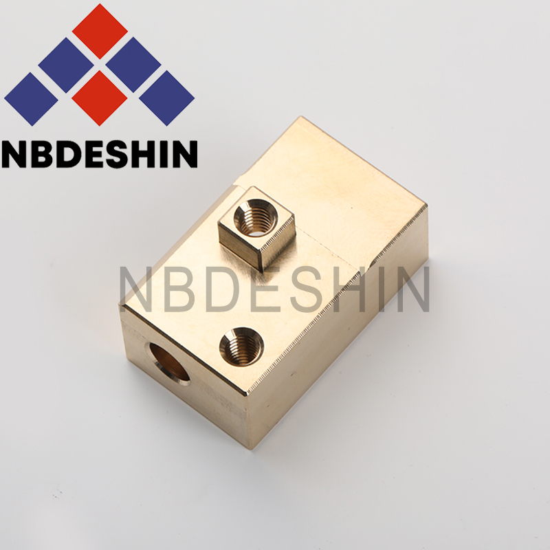 Charmilles C474 Contact holder in beryllium copper 13 x 29.5 x 17.5mm 135016089, 135.016.089