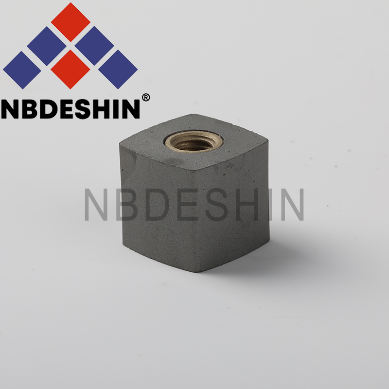 Conductive block 16 × 16 mm with an M6 thread