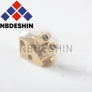 Mitsubishi M852-1 Flushing Connection, Block for pipe fitting, with 2 PC Pipe supplied X268D658H01